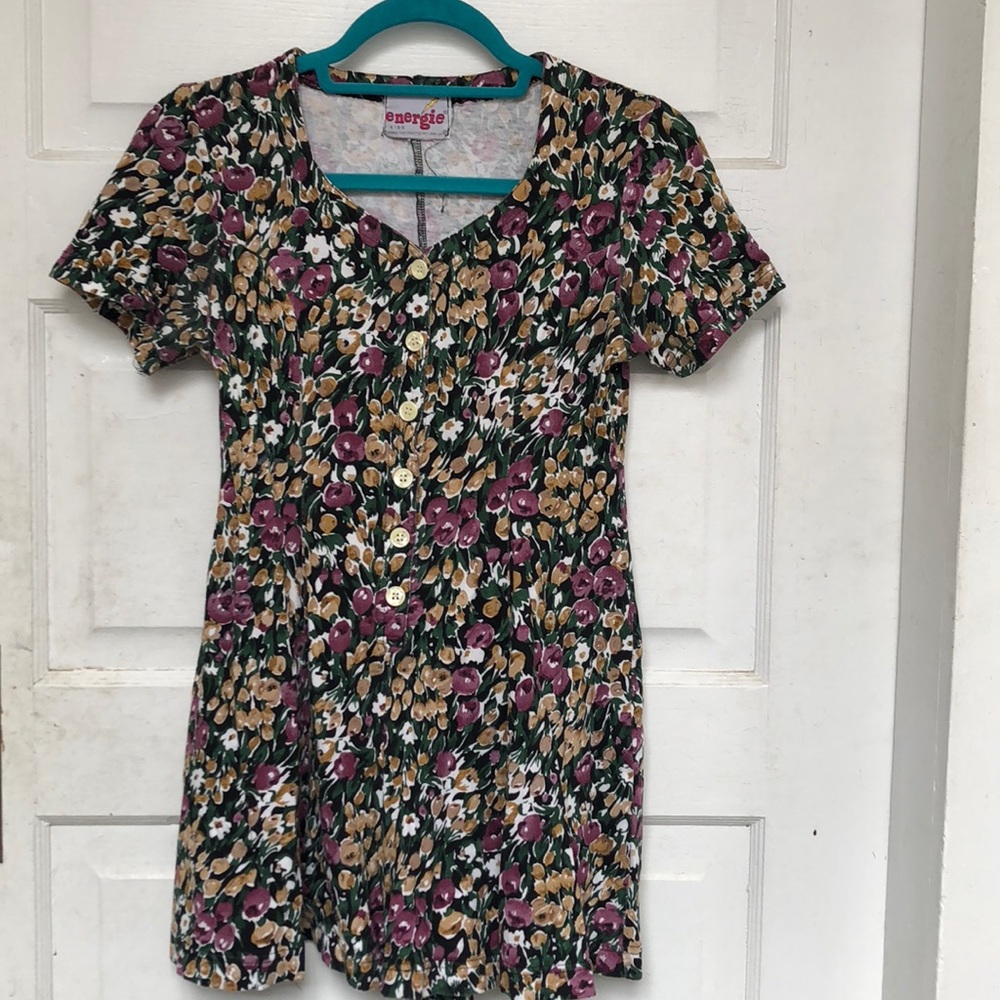 Vintage Floral Button Front Romper 🌸💐🎀